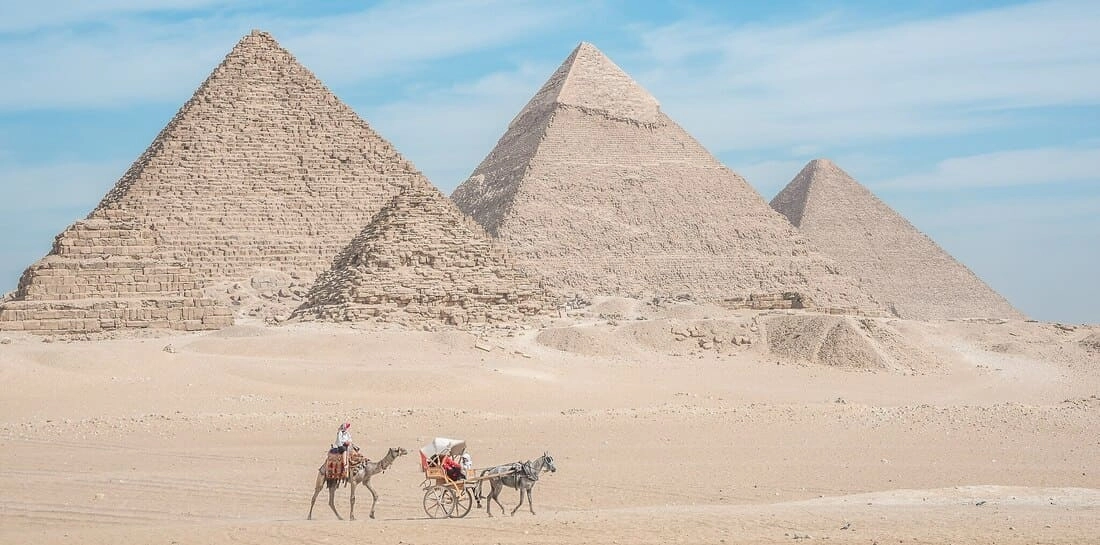 Pyramids of Giza. Even here, raw honey goes stale. Photo credit: Ahmed Emad H, CC BY-SA 4.0 , via Wikimedia Commons