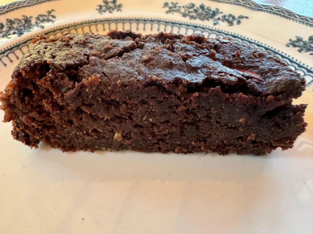 Zucchini brownies sweetened with honey